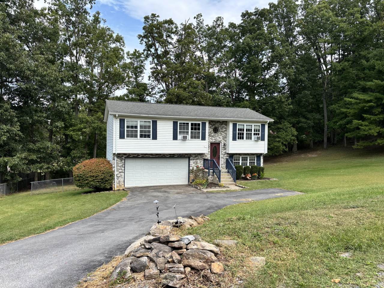 415 Wildwood Ave - Photo 1