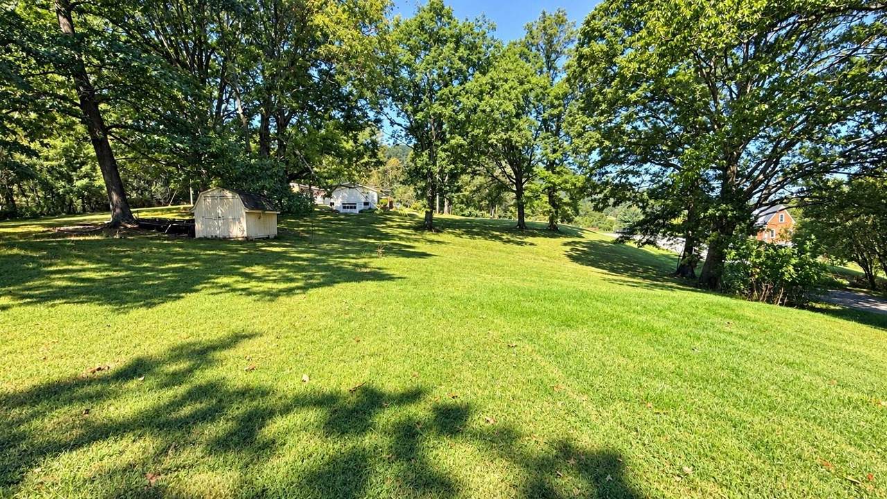 https://bt-photos.global.ssl.fastly.net/greenbrier/1280_boomver_1_26-1242-2.jpg