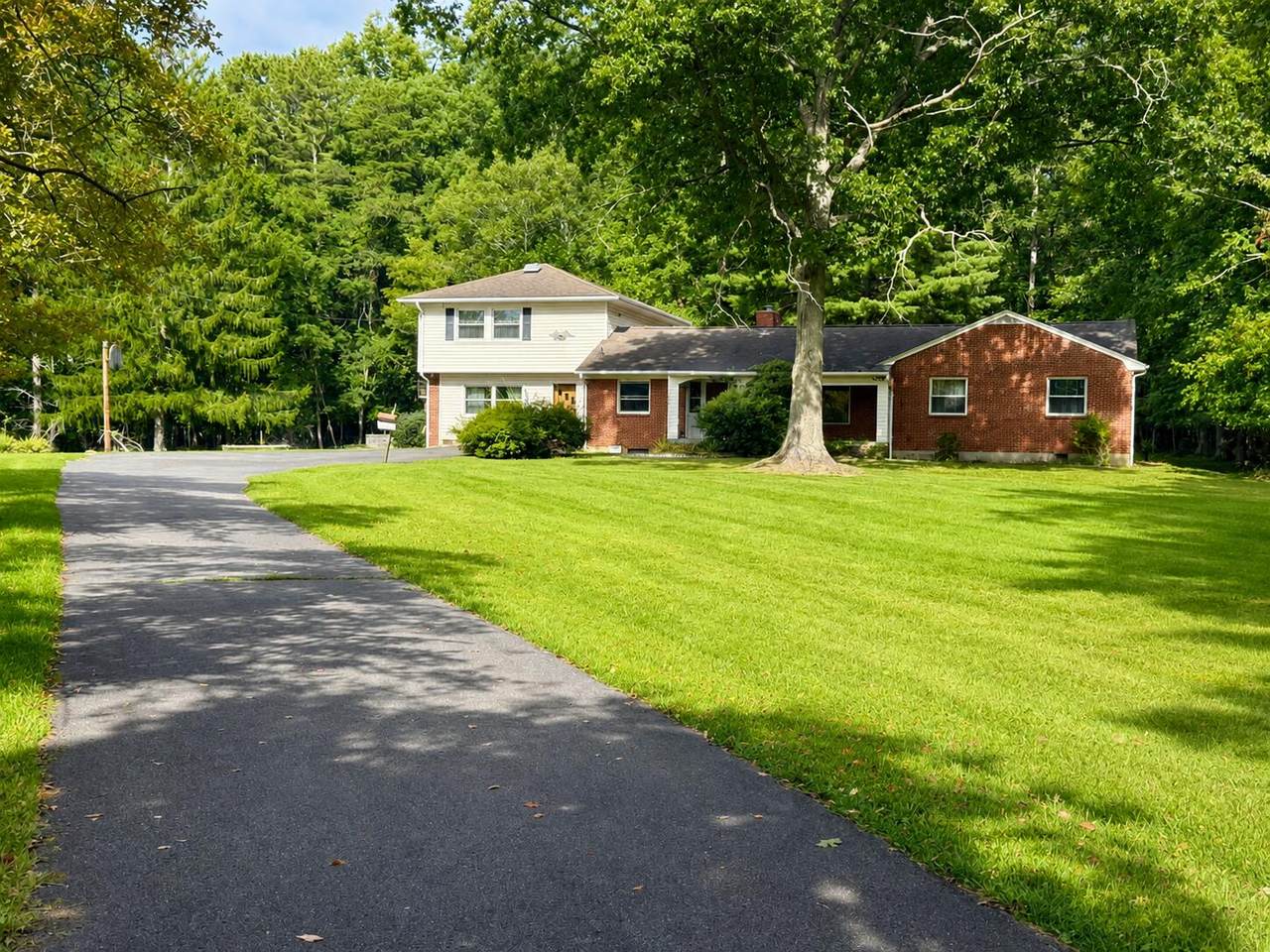 499 Summit Dr - Photo 1