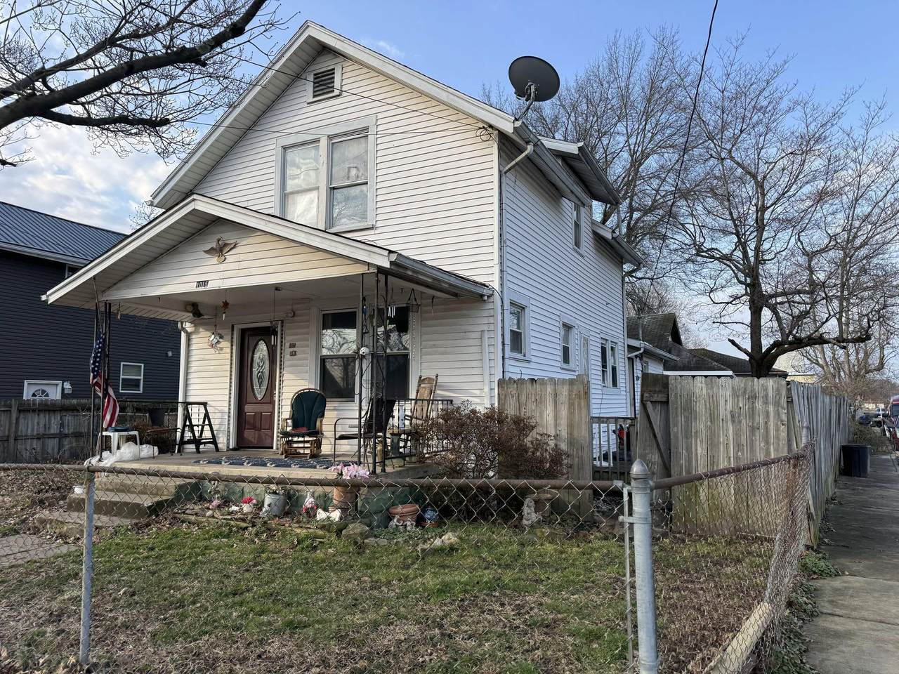1015 E St - Photo 1