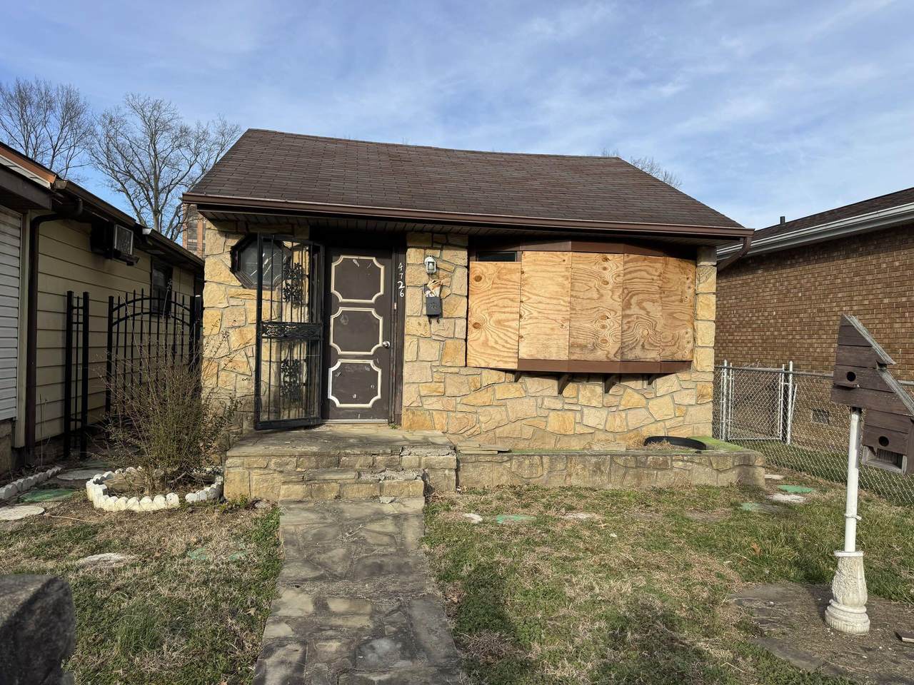 4726 Washington Ave Se - Photo 1