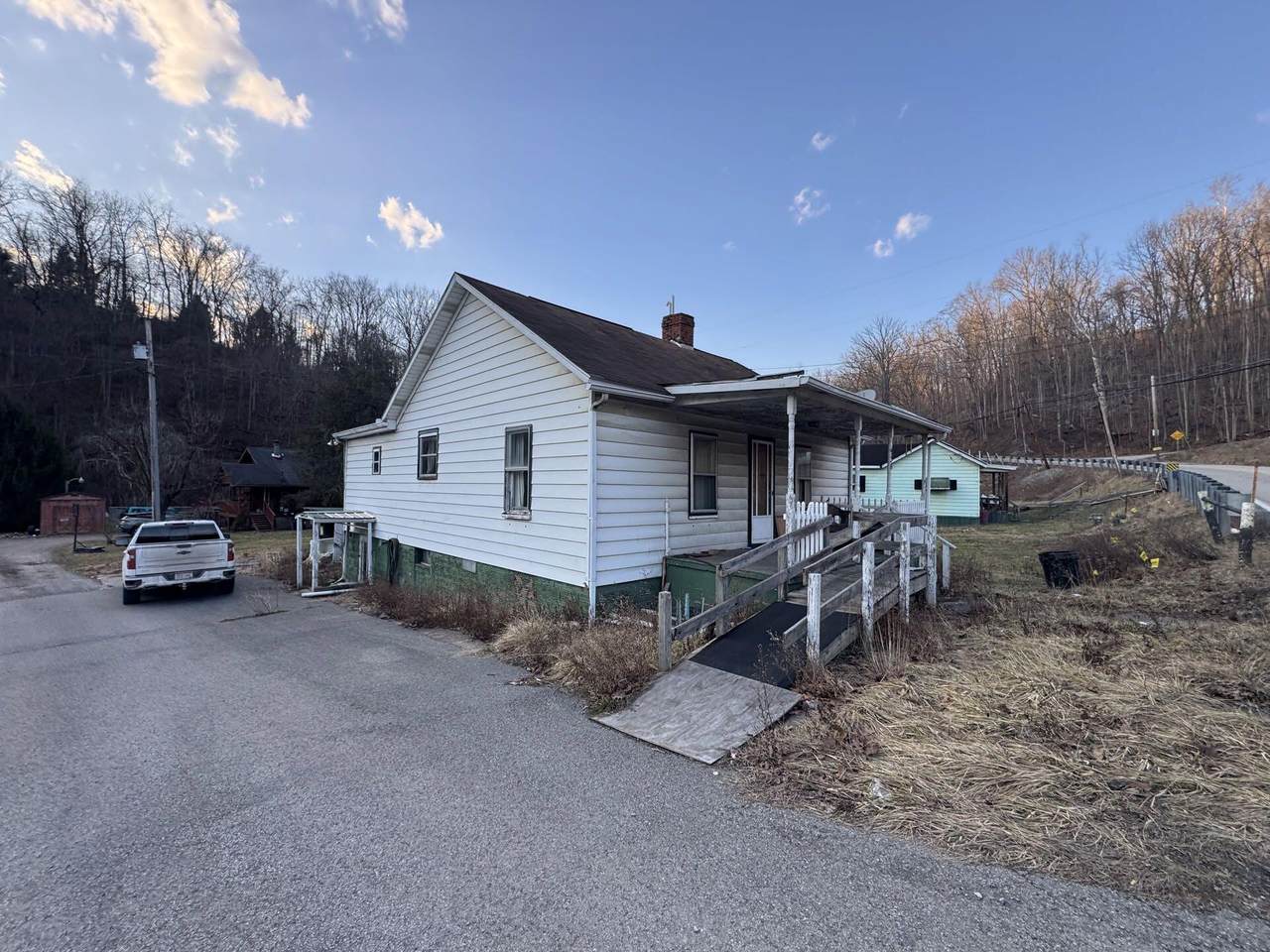 536 Saltwell Rd - Photo 1