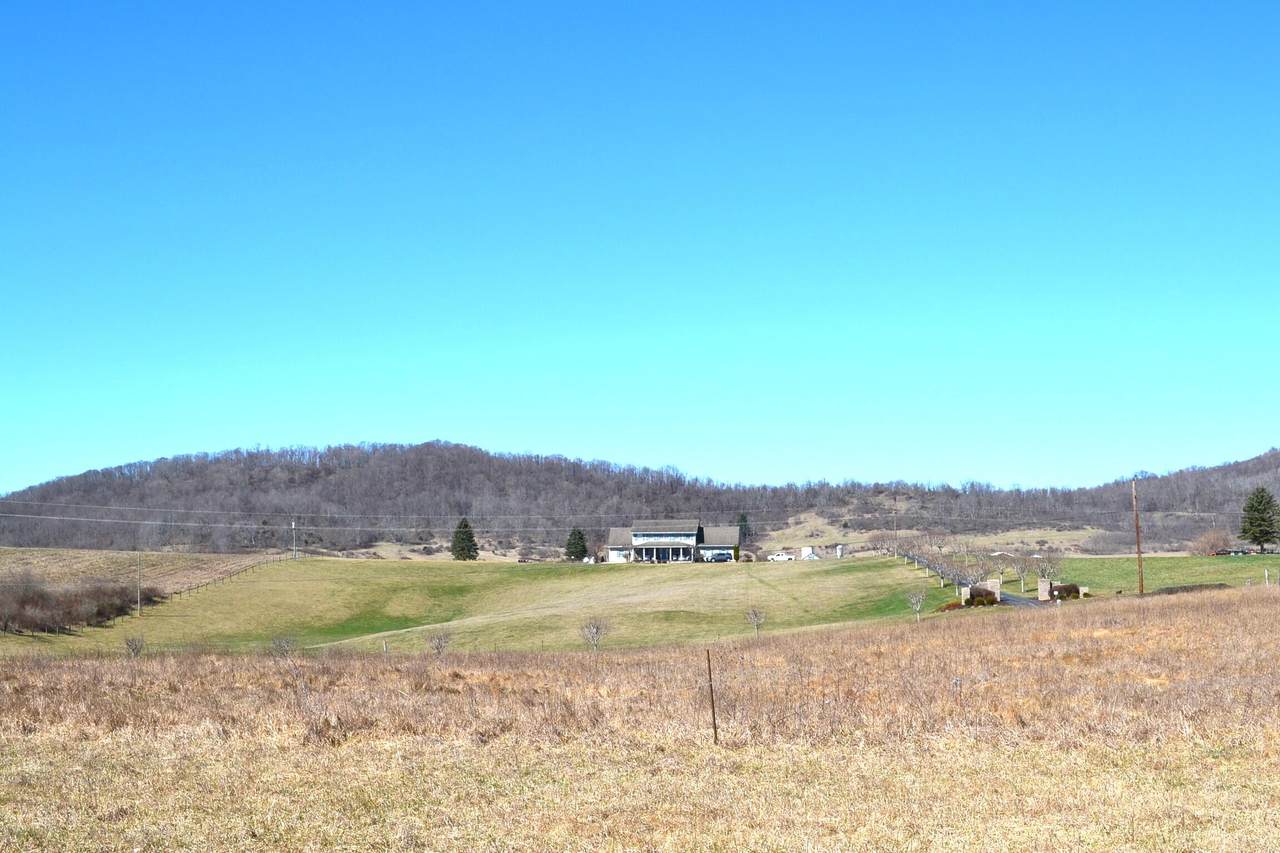  Fairview Rd - Photo 1