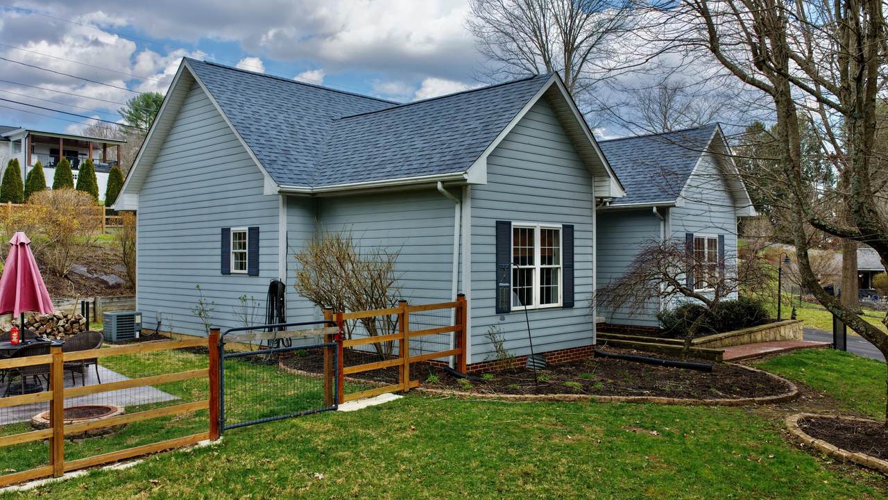 https://bt-photos.global.ssl.fastly.net/greenbrier/1280_boomver_1_26-380-2.jpg