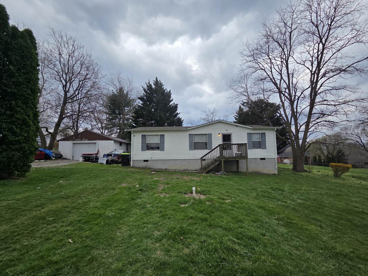 956 Ward Ln - Photo 1