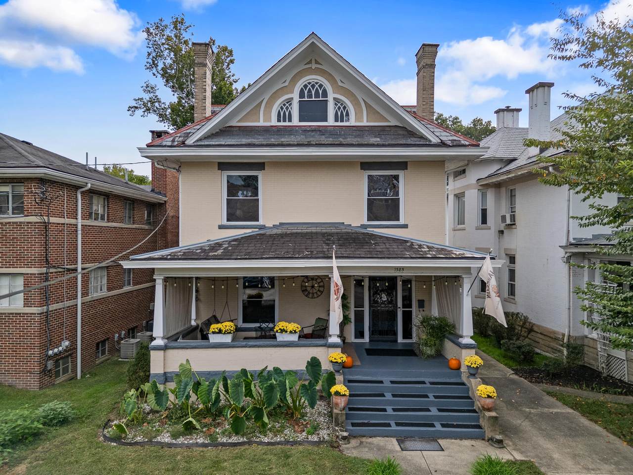 1585 Virginia Street East - Photo 1