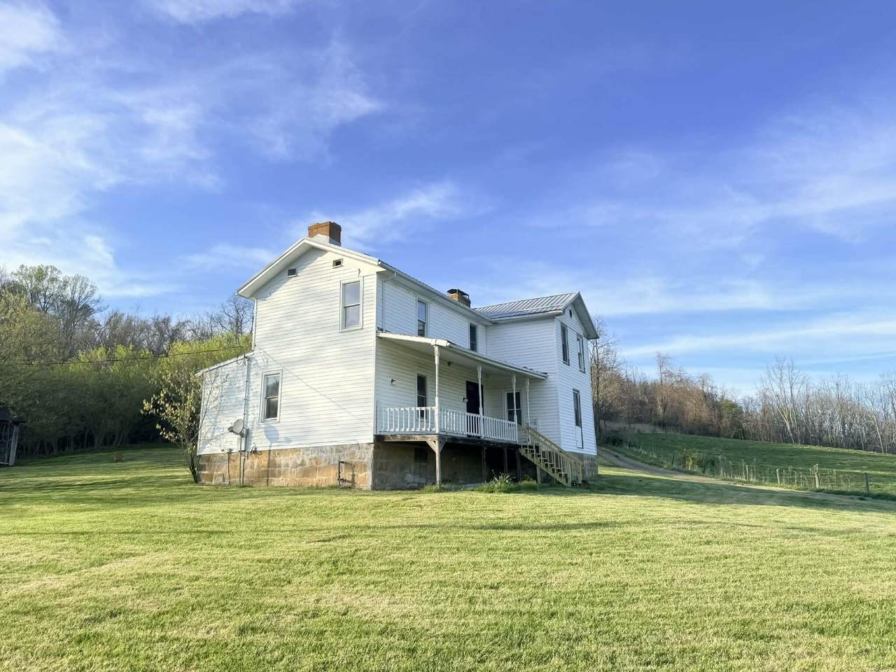 725 Old Spruce Rd - Photo 1