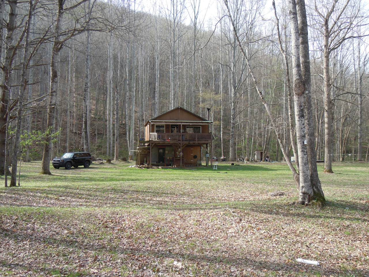492 Riverbank Dr - Photo 1