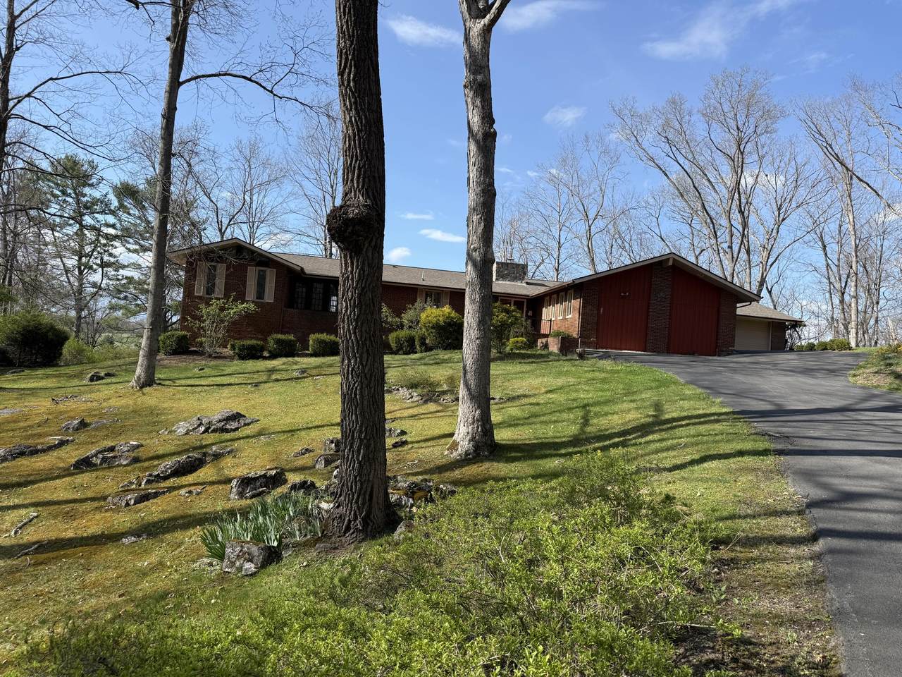 174 Upper Meadow Ln - Photo 1