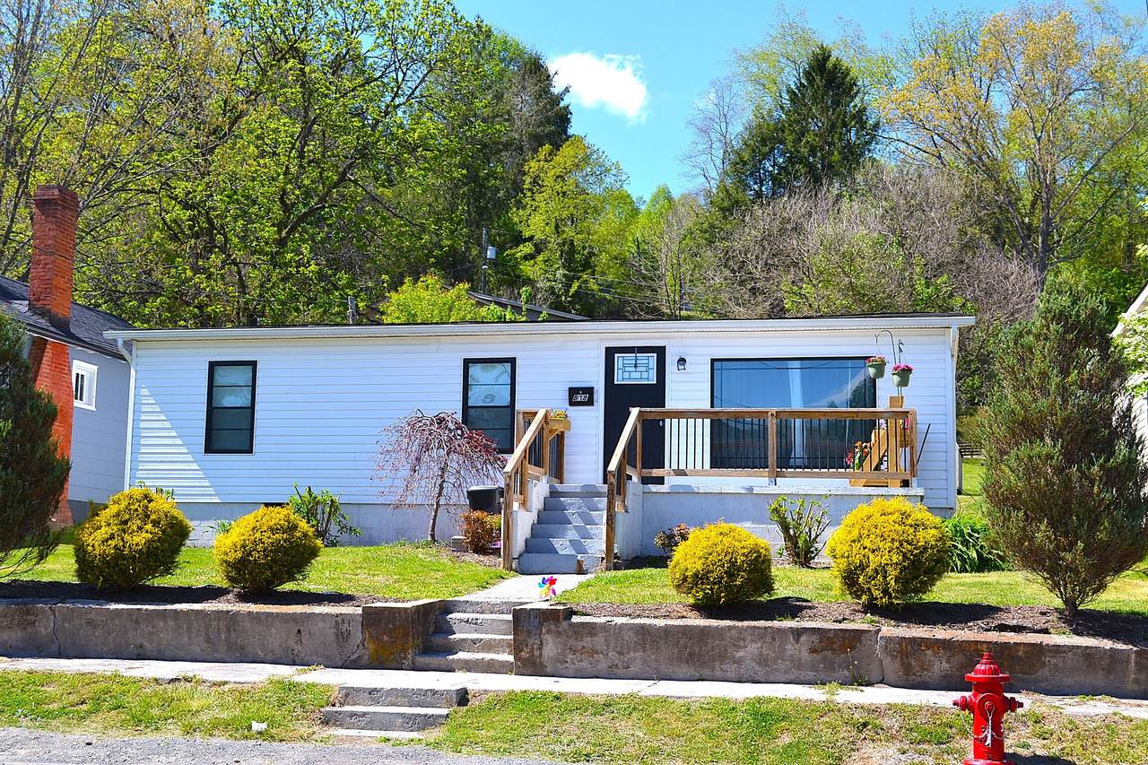 818 Pocahontas Ave - Photo 1