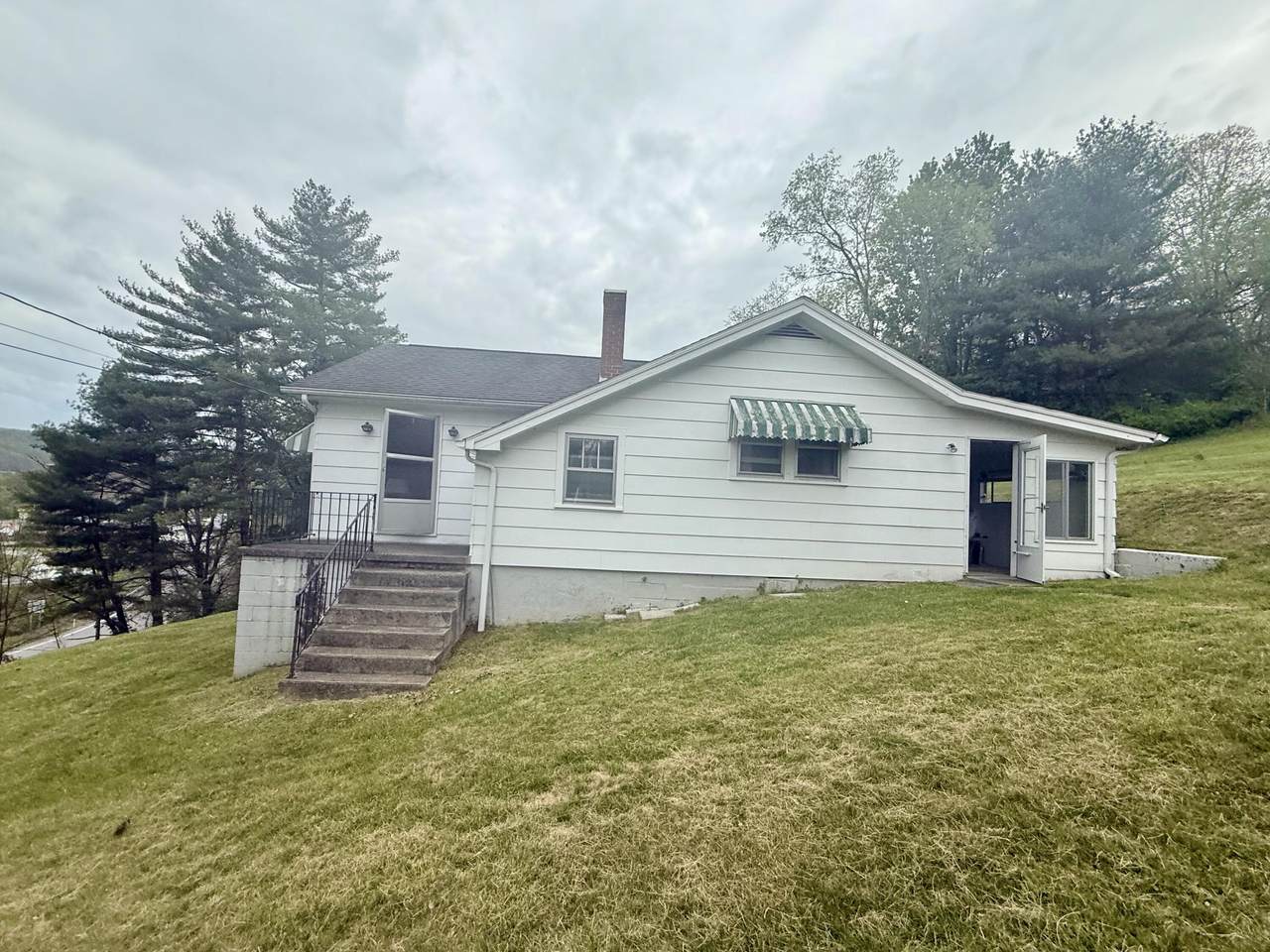 2770 Maple Acres Rd - Photo 1