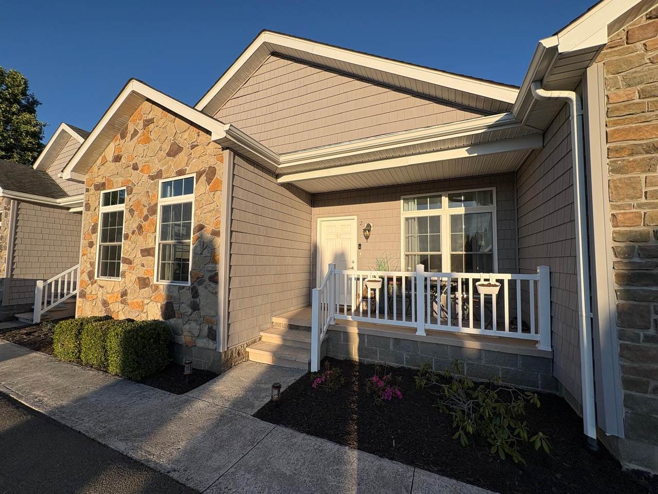 149 Townhouse Ln - Photo 1