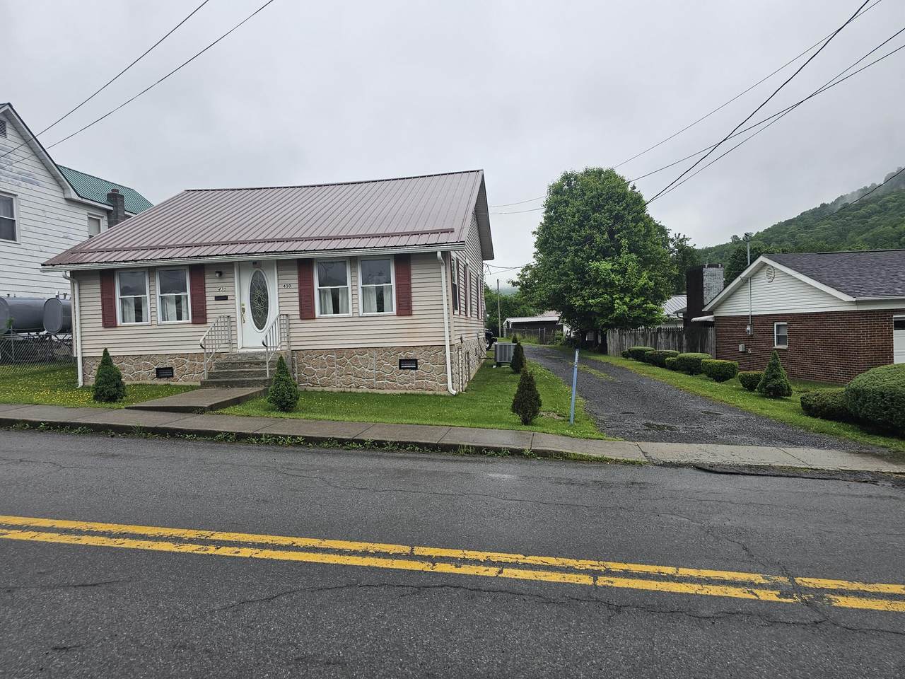430 Greenbrier Ave - Photo 1