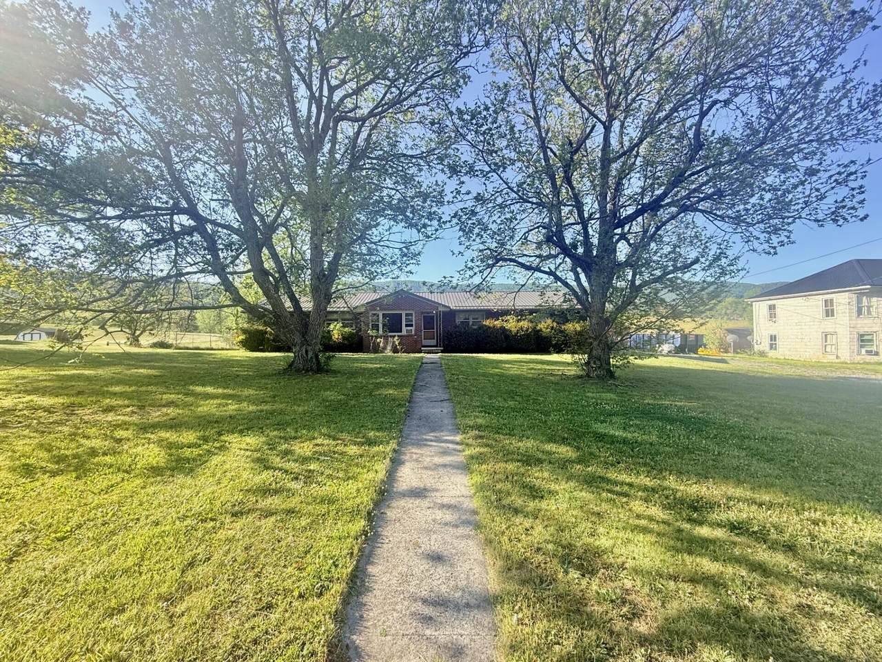 https://bt-photos.global.ssl.fastly.net/greenbrier/1280_boomver_1_26-642-2.jpg