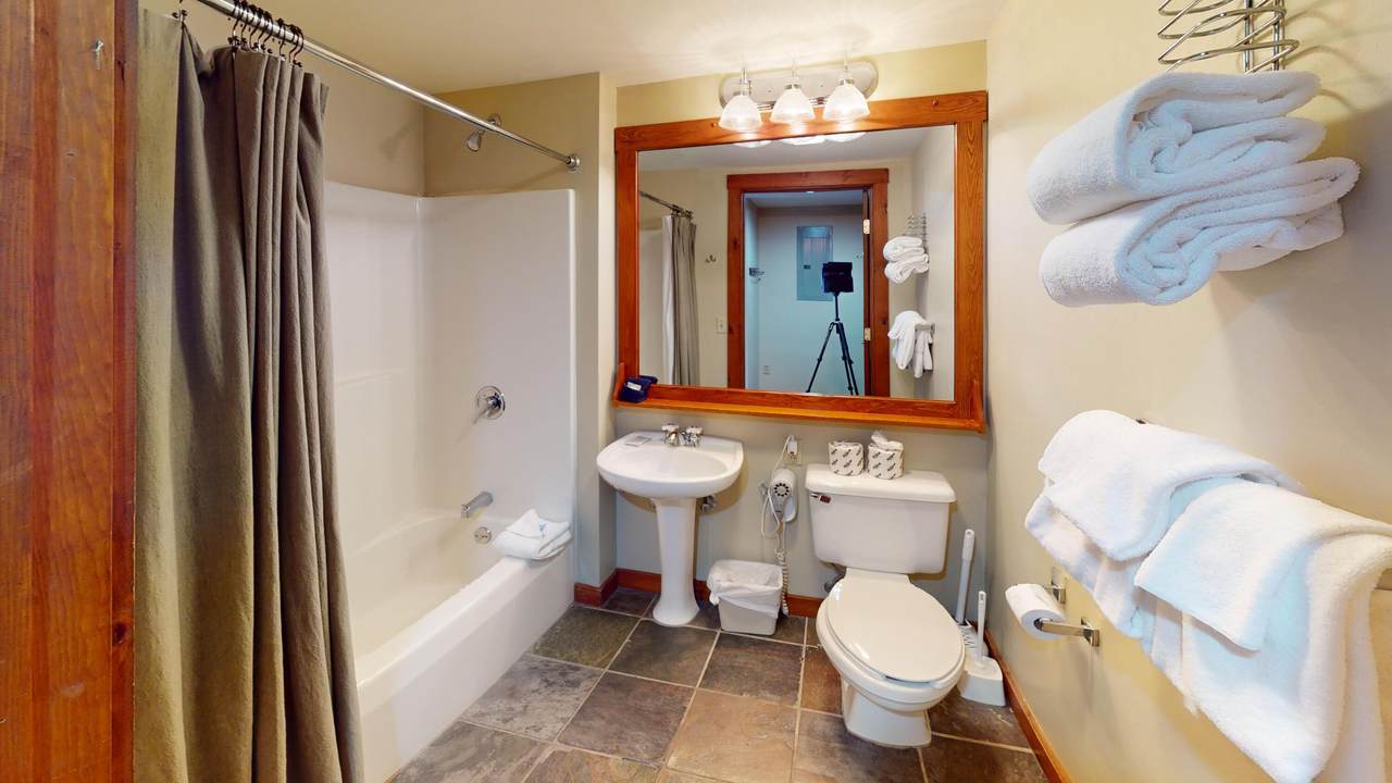 https://bt-photos.global.ssl.fastly.net/greenbrier/1280_boomver_1_26-656-2.jpg