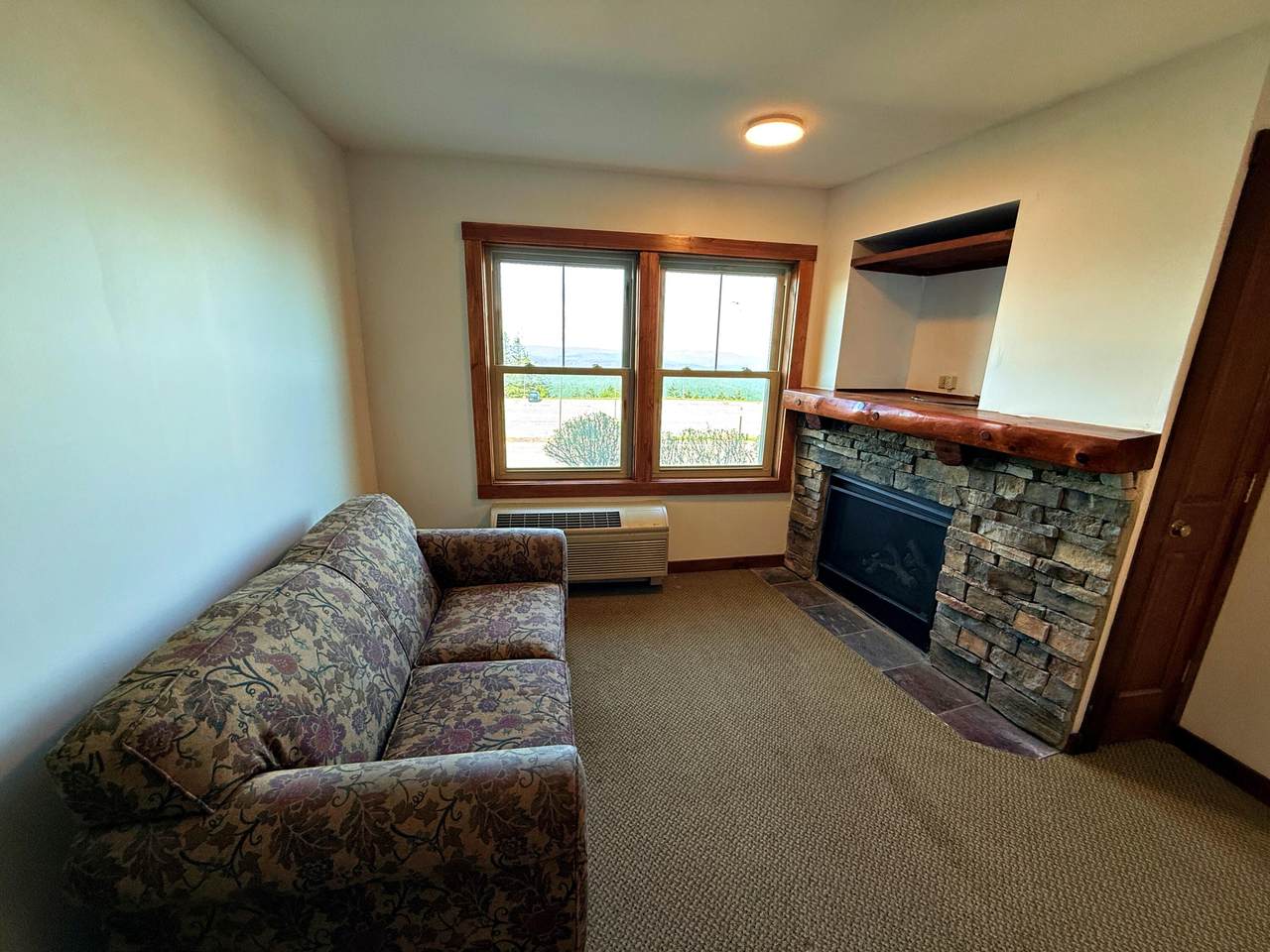 https://bt-photos.global.ssl.fastly.net/greenbrier/1280_boomver_1_26-663-2.jpg