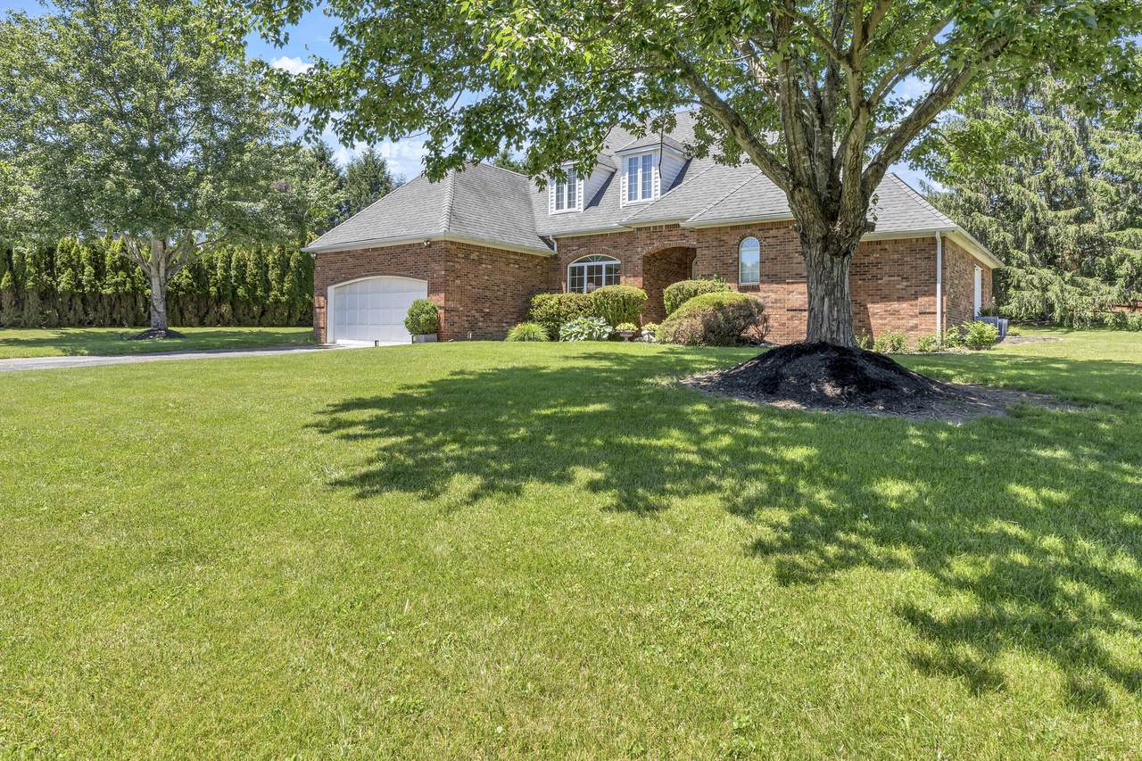 172 Old White Dr - Photo 1