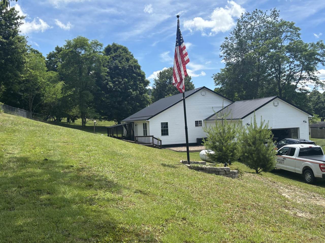 https://bt-photos.global.ssl.fastly.net/greenbrier/1280_boomver_1_26-747-2.jpg