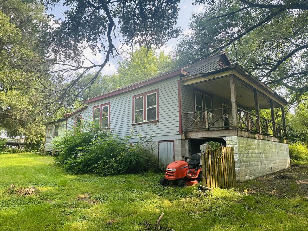 165 Monroe Ave - Photo 1