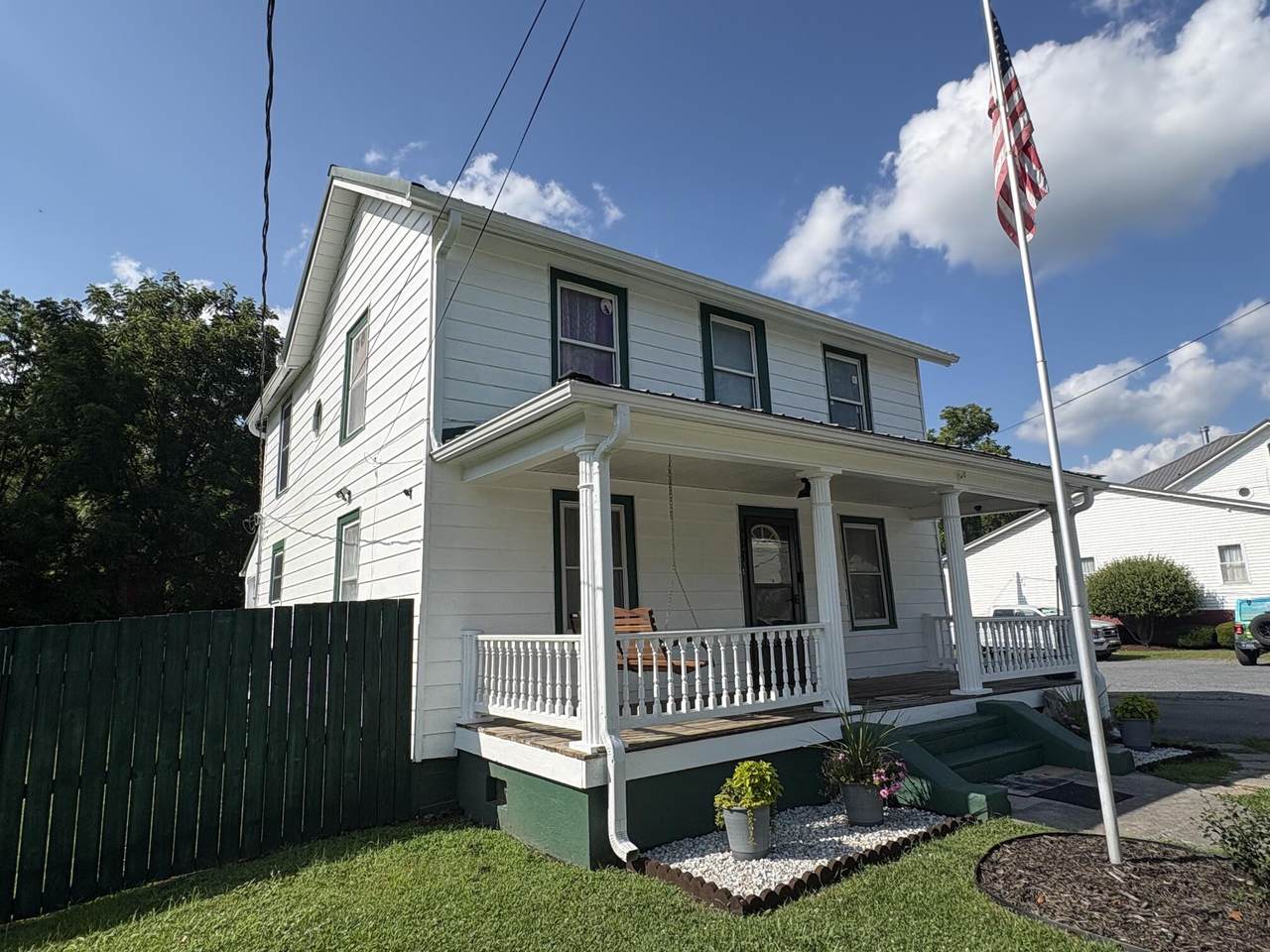 238 Monroe Ave - Photo 1