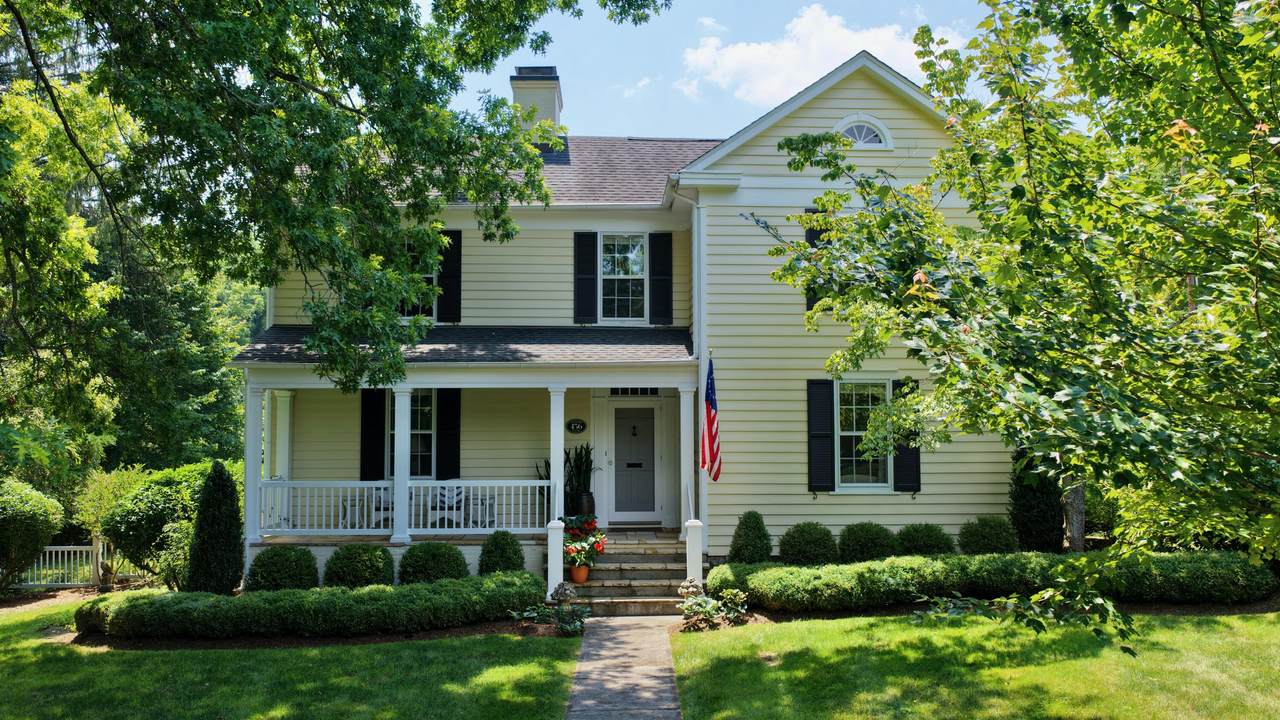 456 Foster St - Photo 1