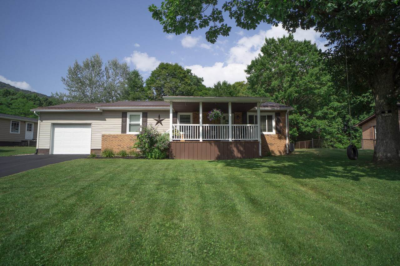 222 Stadium Dr - Photo 1