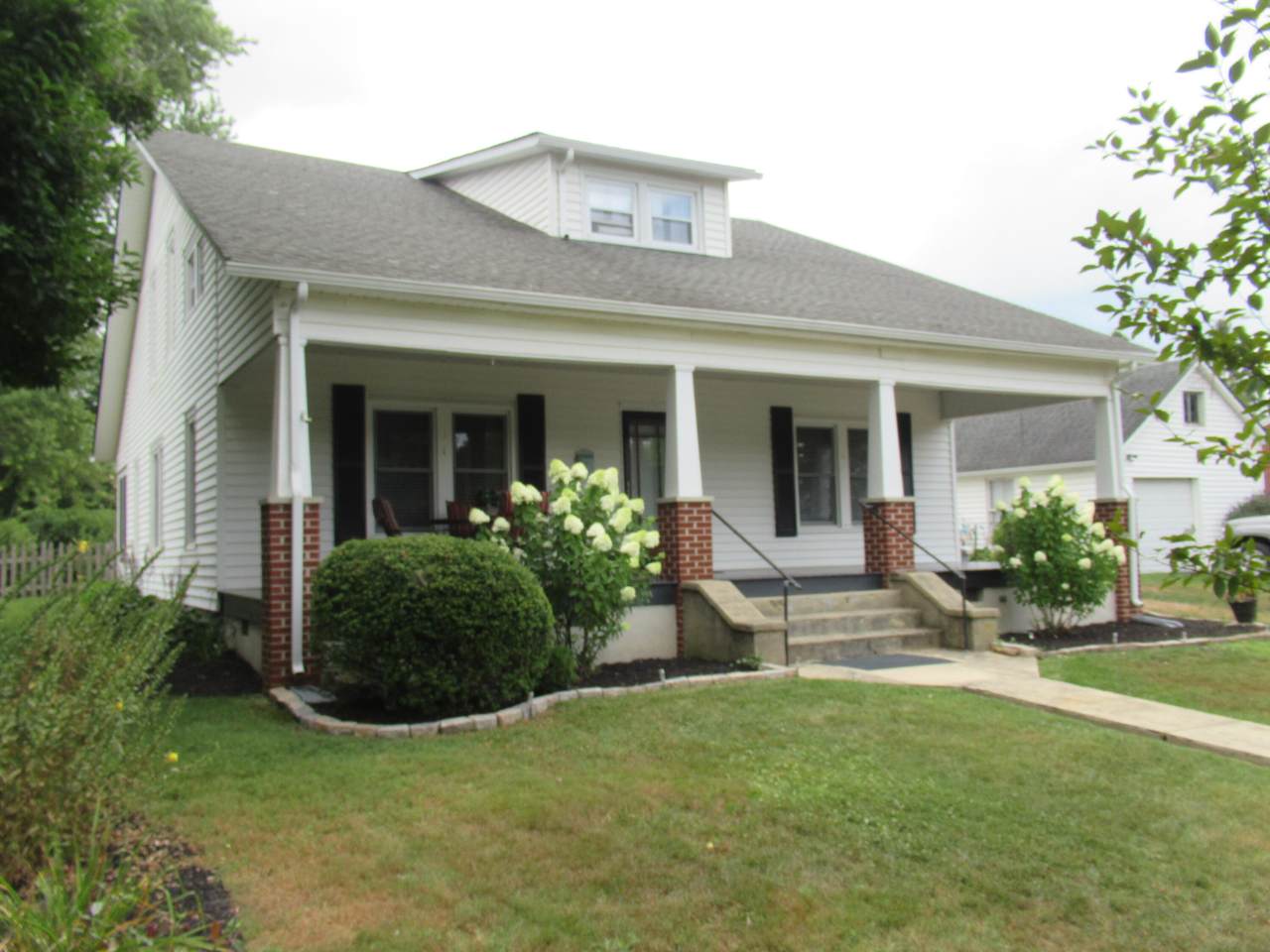 93 Elm St - Photo 1