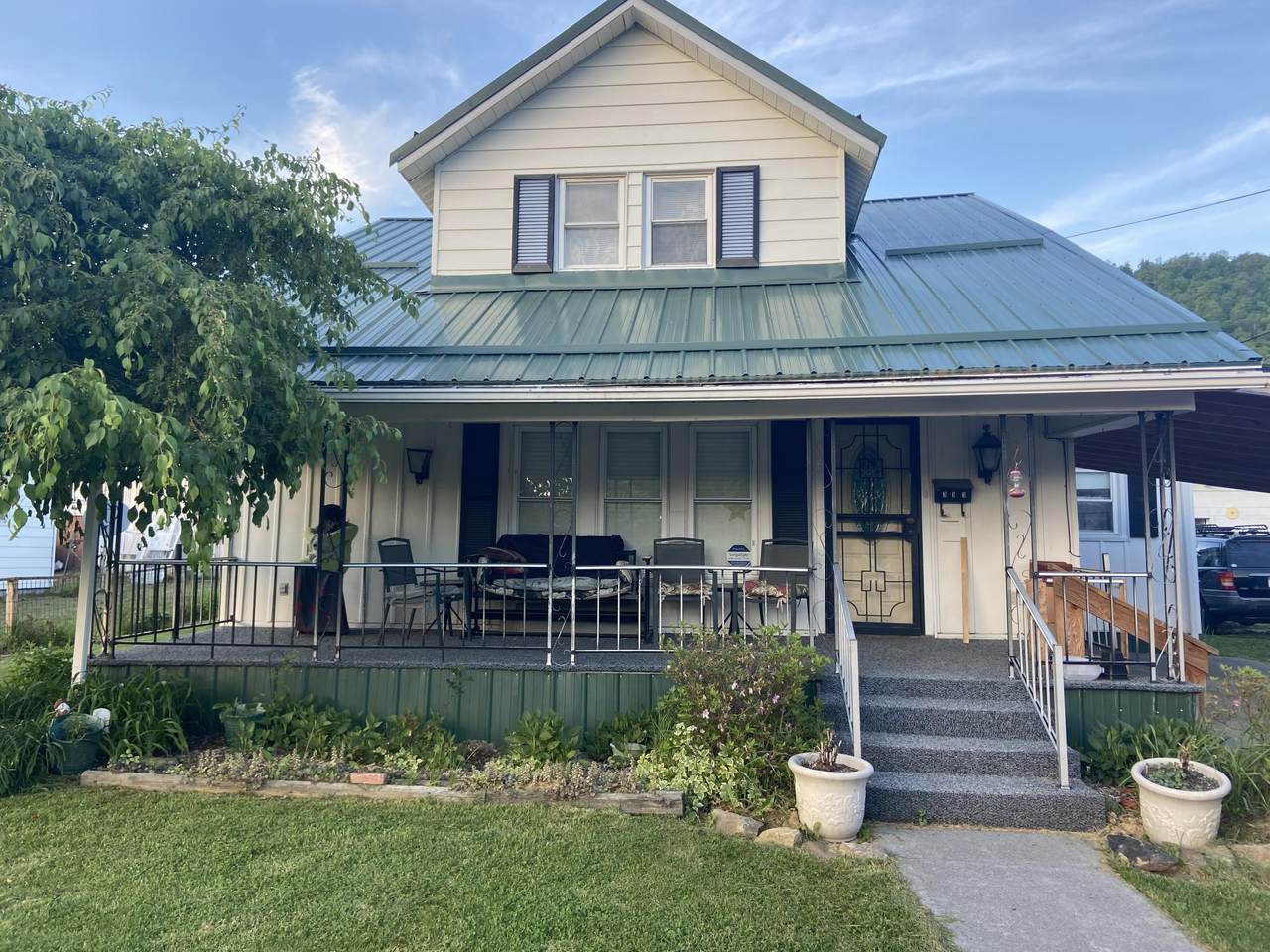 333 10th St - Photo 1