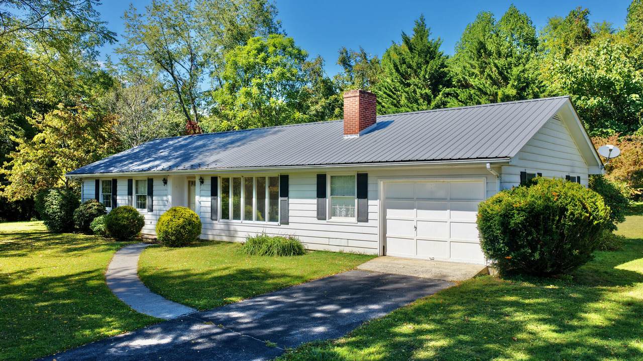 163 Wilson Street - Photo 1