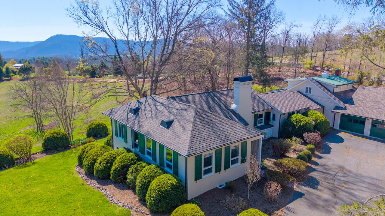 129 Deerfield Rd - Photo 1