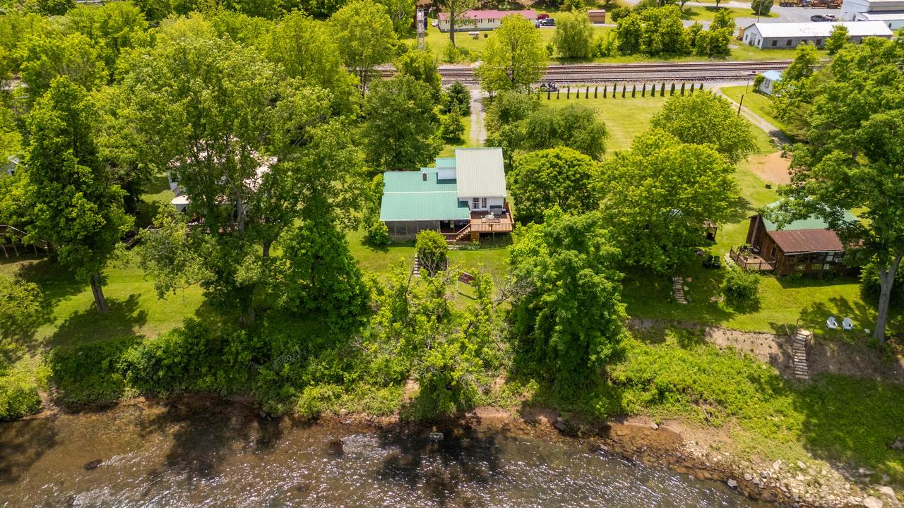 207 Howell St - Photo 1