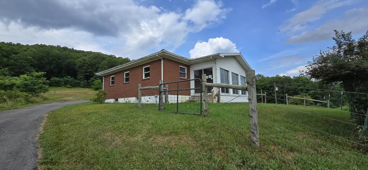 3040 Knobs Rd - Photo 1