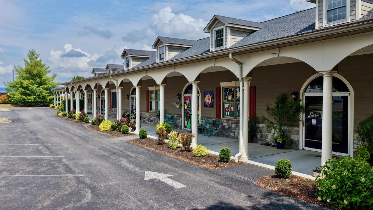 https://bt-photos.global.ssl.fastly.net/greenbrier/1280_boomver_2_25-993-2.jpg
