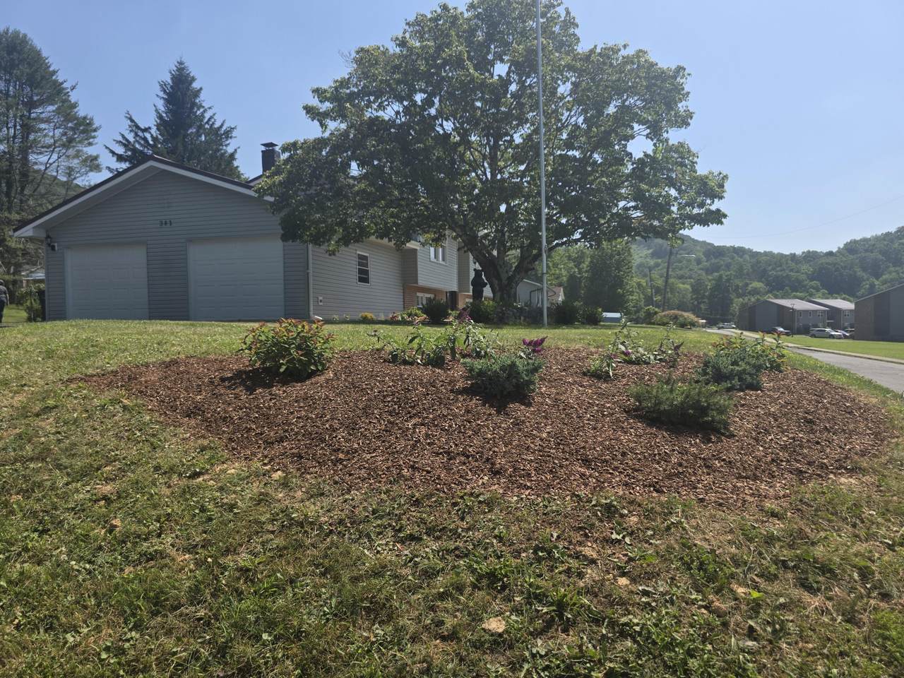 381 Pennsylvania Ave - Photo 1