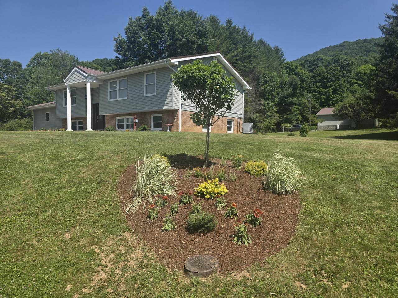 https://bt-photos.global.ssl.fastly.net/greenbrier/1280_boomver_2_26-1106-2.jpg