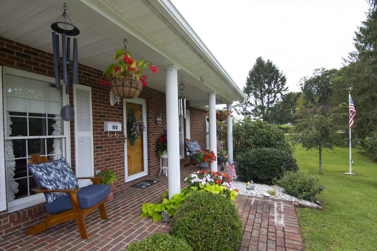 https://bt-photos.global.ssl.fastly.net/greenbrier/1280_boomver_2_26-1137-2.jpg