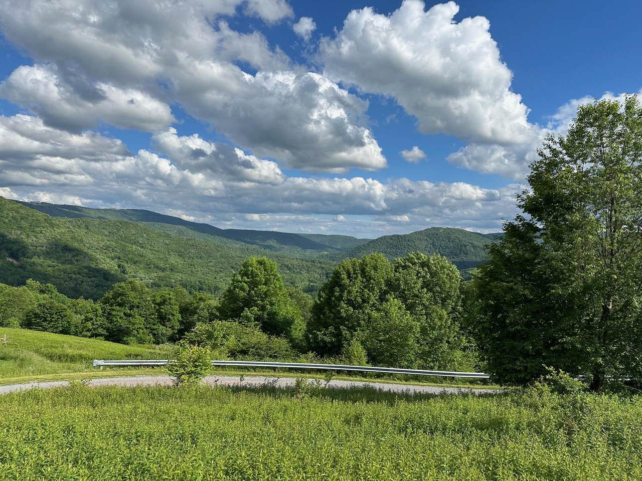 https://bt-photos.global.ssl.fastly.net/greenbrier/1280_boomver_2_26-1204-2.jpg