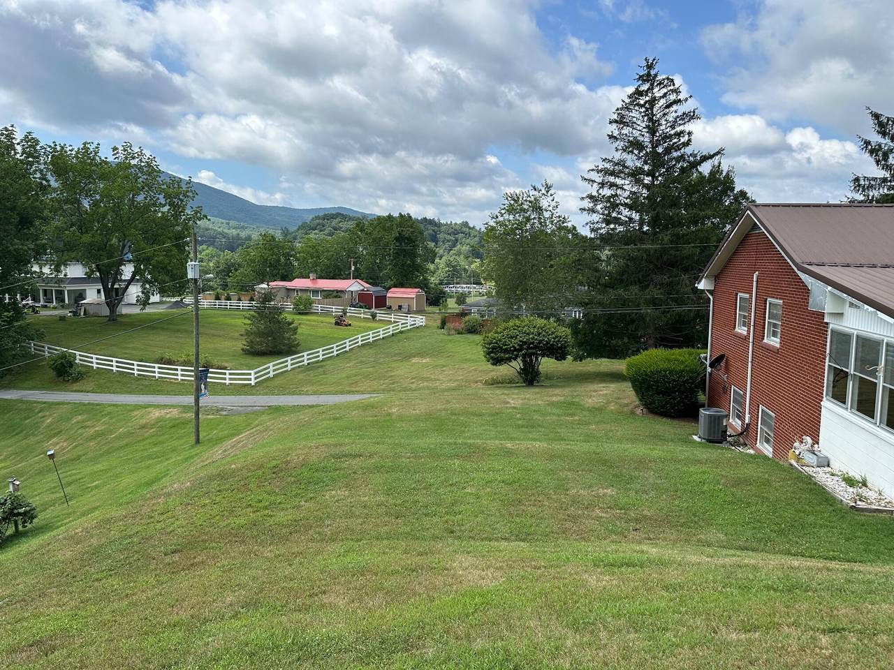 https://bt-photos.global.ssl.fastly.net/greenbrier/1280_boomver_3_26-2-2.jpg