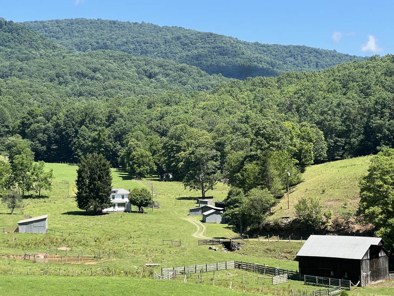 https://bt-photos.global.ssl.fastly.net/greenbrier/1280_boomver_2_26-900-2.jpg
