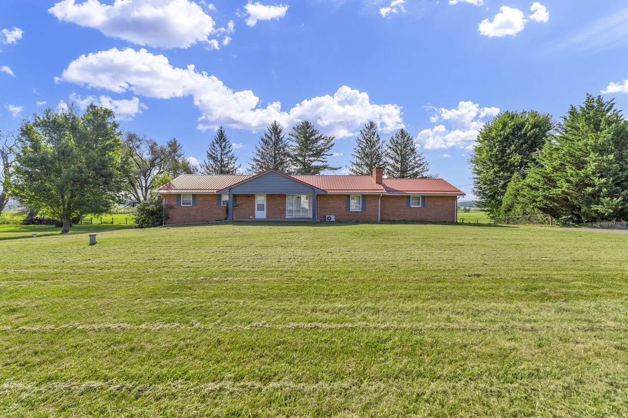 2750 Seneca Trl - Photo 1