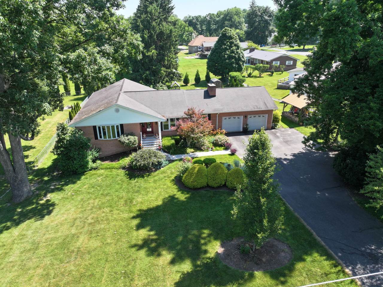 193 Davis St - Photo 1