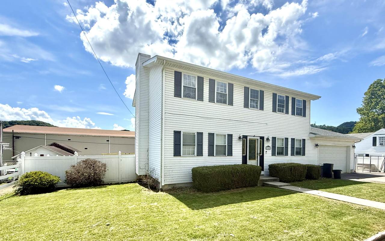 240 Giles Ave - Photo 1