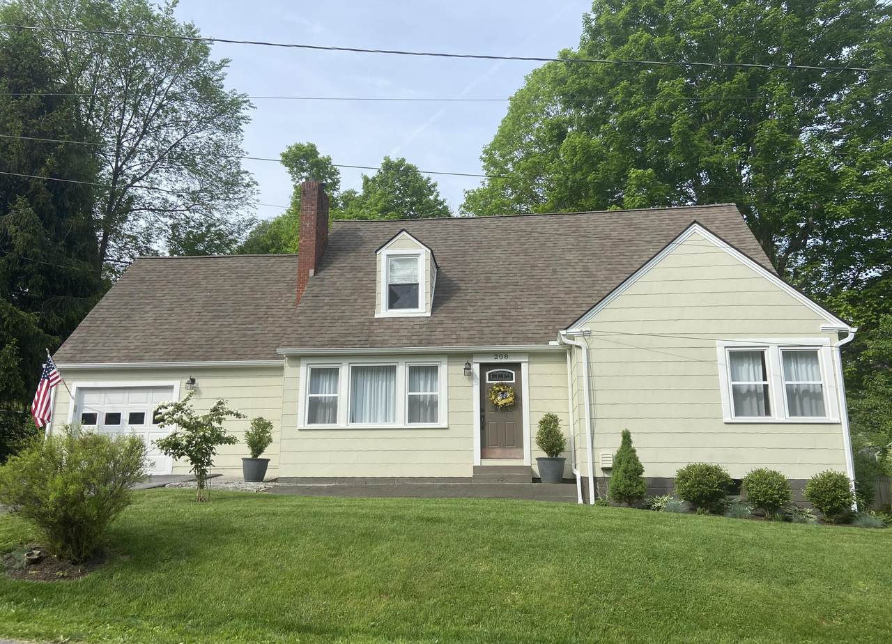 208 2nd Ave - Photo 1