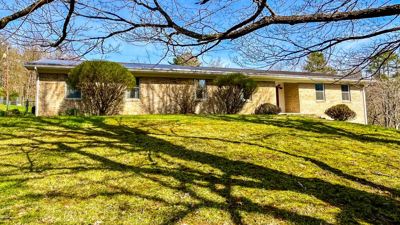 633 Judyville Rd - Photo 1