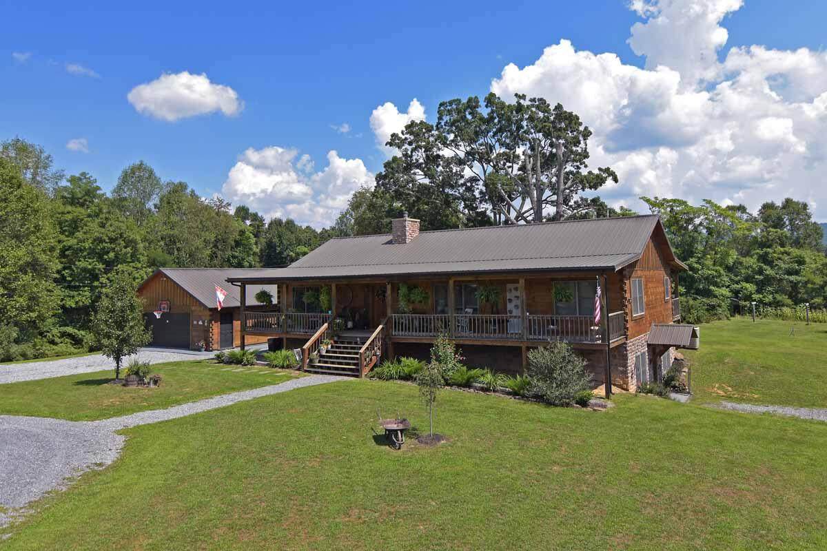 183 Four Oaks Ln - Photo 1
