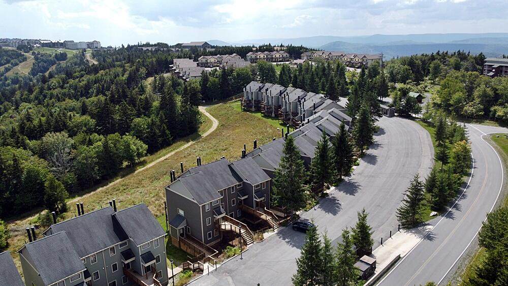47 Powderidge Dr #16 - Photo 1