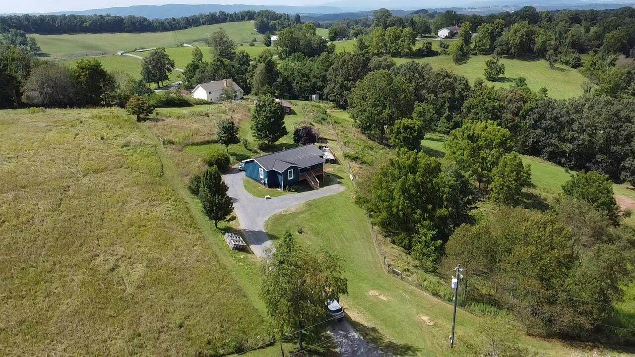 187 Charles Masters Rd, LEWISBURG, WV 24901 (MLS 231011