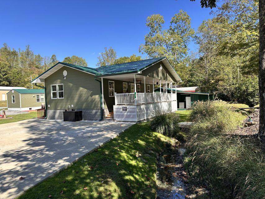 24 Lakewood Dr - Photo 1