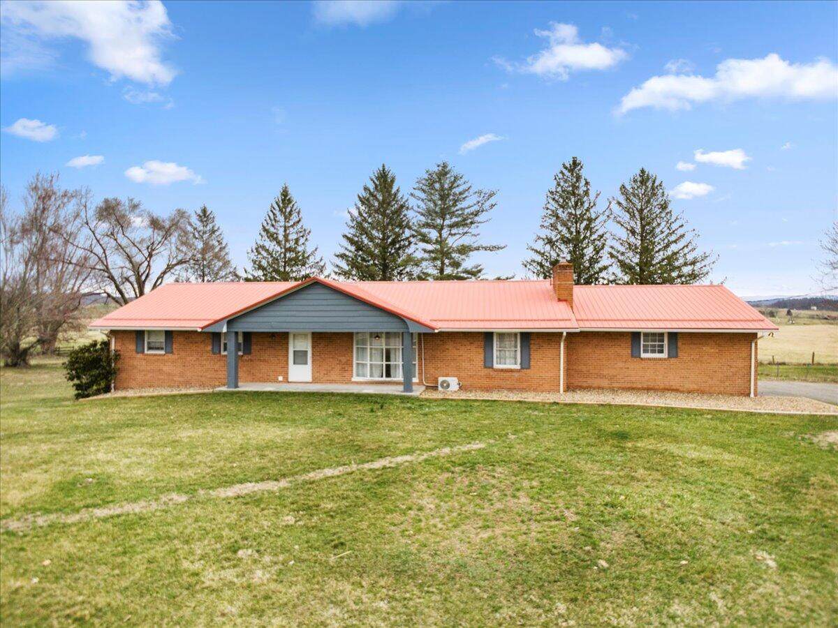 2750 Seneca Trl - Photo 1