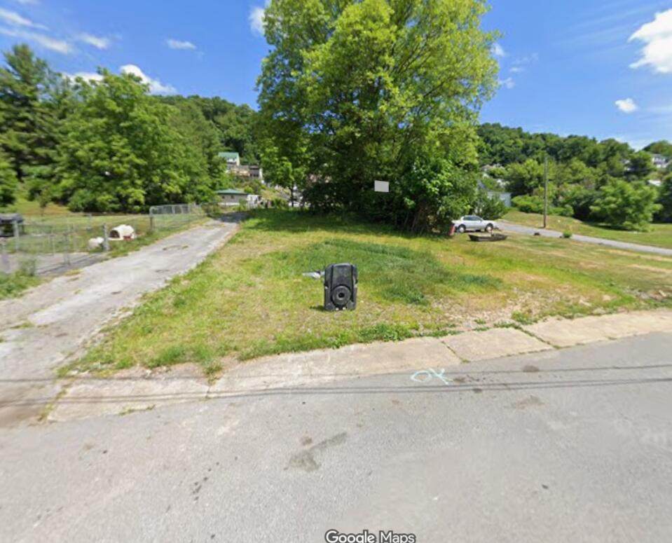 320 Marshall St - Photo 1